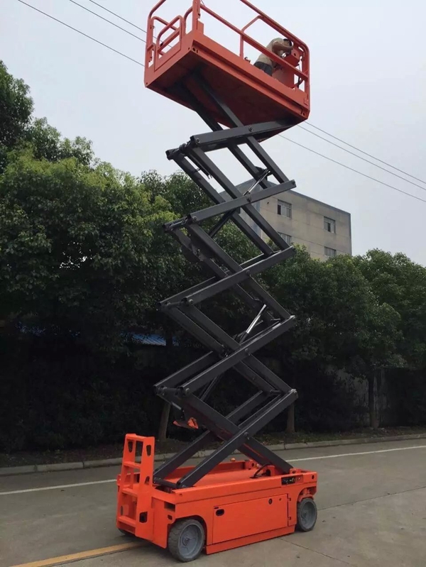 如何減輕小型升降平臺的晃動？